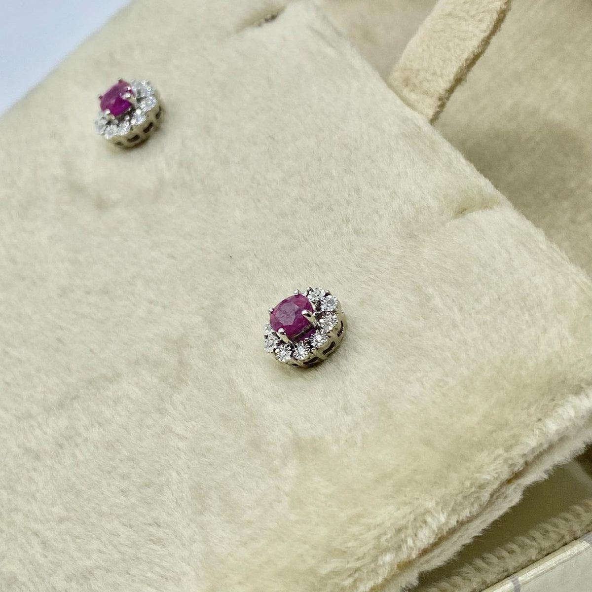 Orecchini Donna Oro 18KT con Rubini Ct. 0.40 e Diamanti