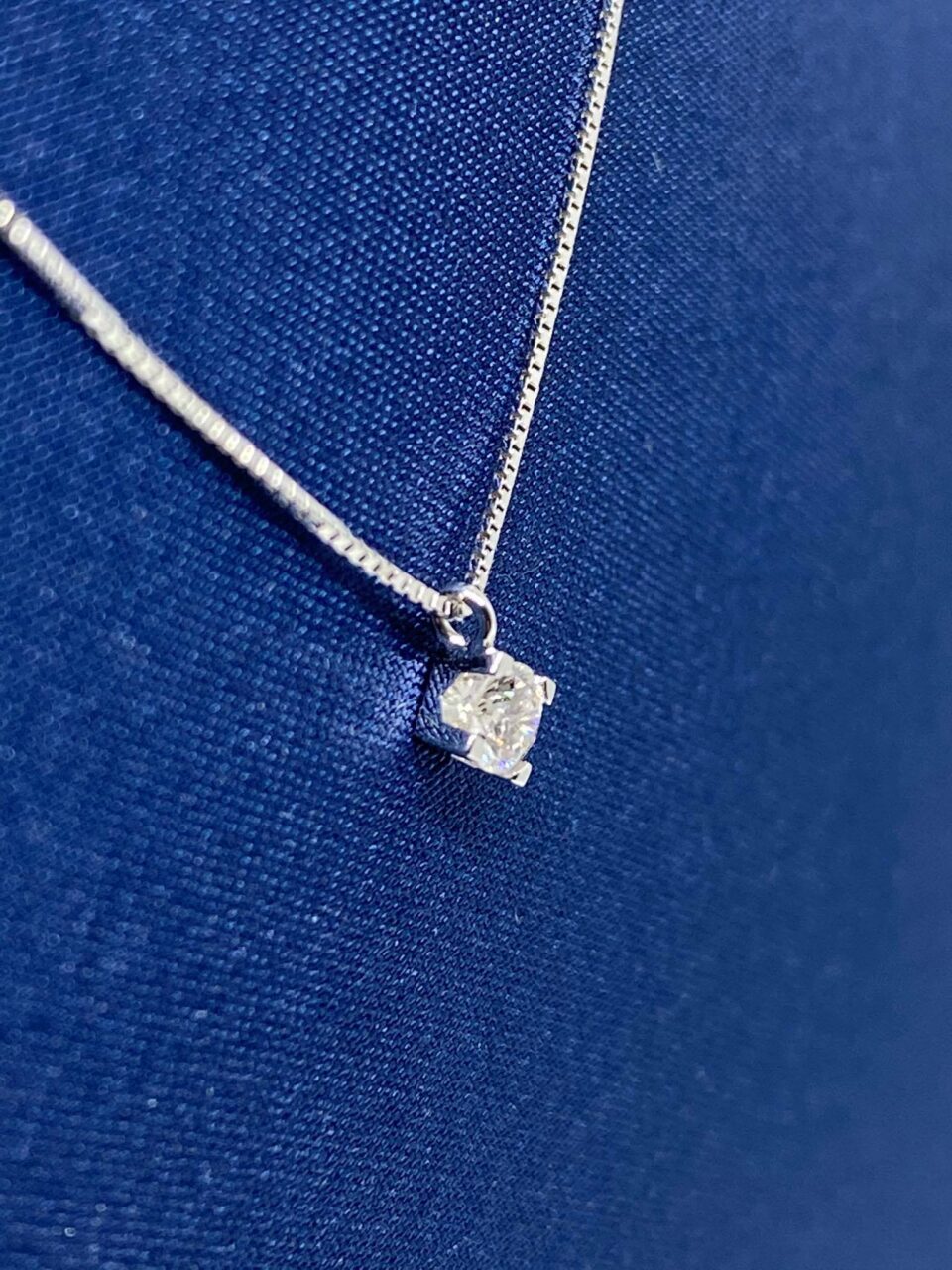 Collana Punto Luce Recarlo con Diamante Ct 0.17