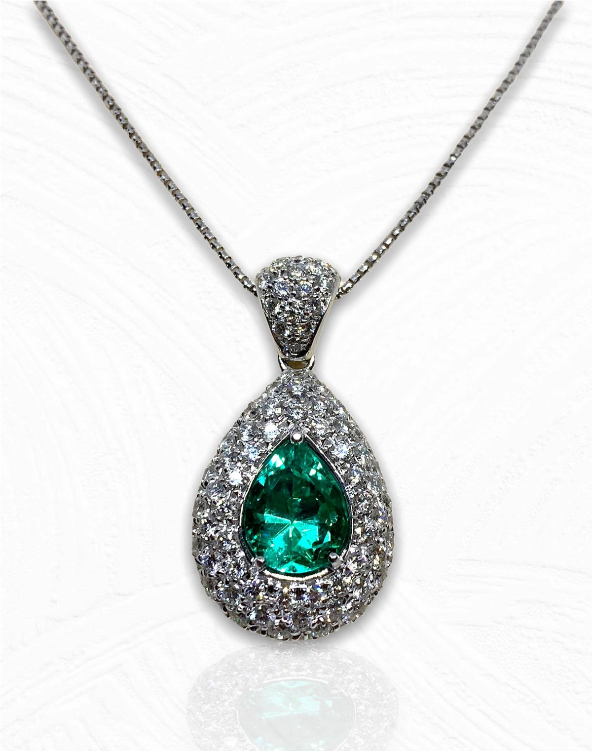 Collana Donna con Smeraldo a Goccia e Diamanti