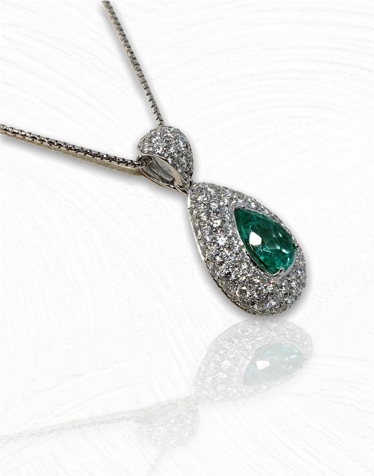 Collana Donna con Smeraldo a Goccia e Diamanti
