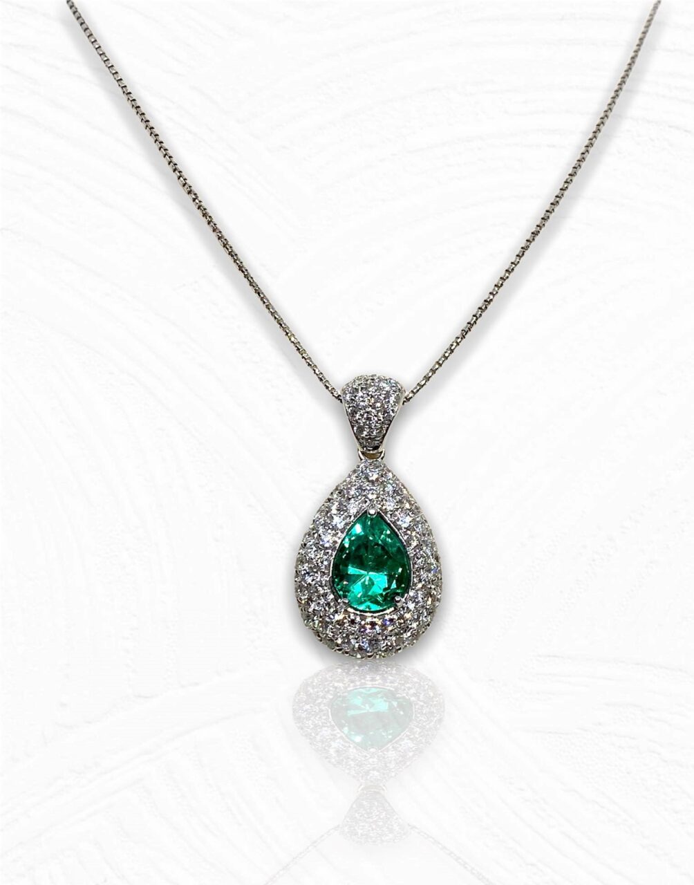 Collana Donna con Smeraldo a Goccia e Diamanti