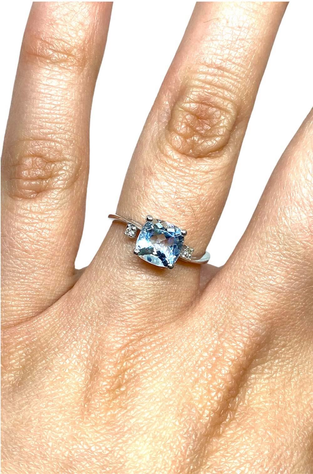Anello Donna Oro 18KT con Acquamarina e Diamanti