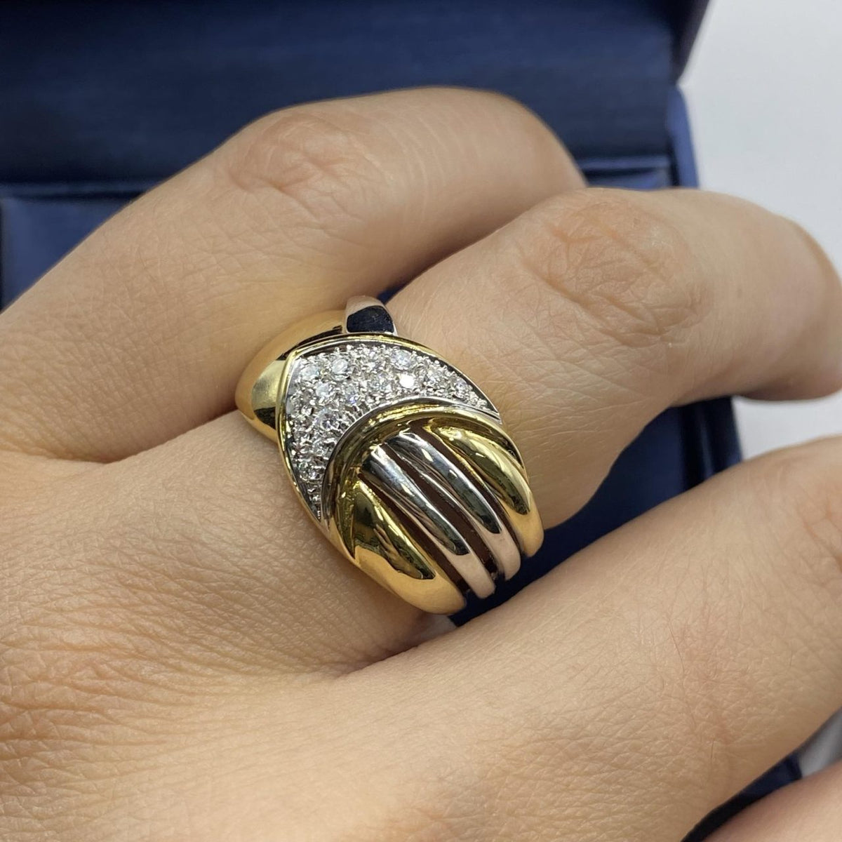 Anello a Fascia in Oro 18KT Bicolore con Diamanti