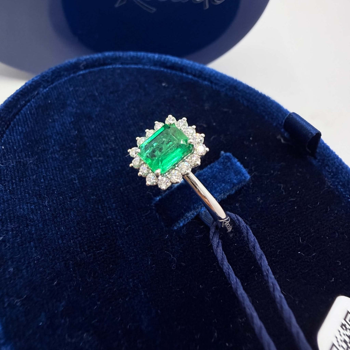 Anello Recarlo con Diamanti e Smeraldo ct. 0,77