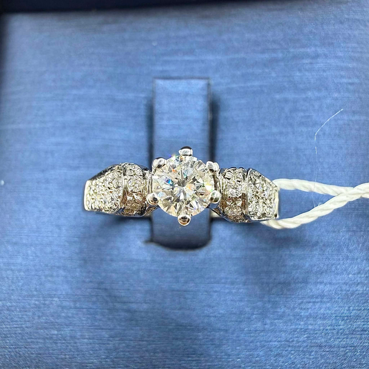 Anello Solitario in Oro 18KT 18KT e Diamante ct. 0,28