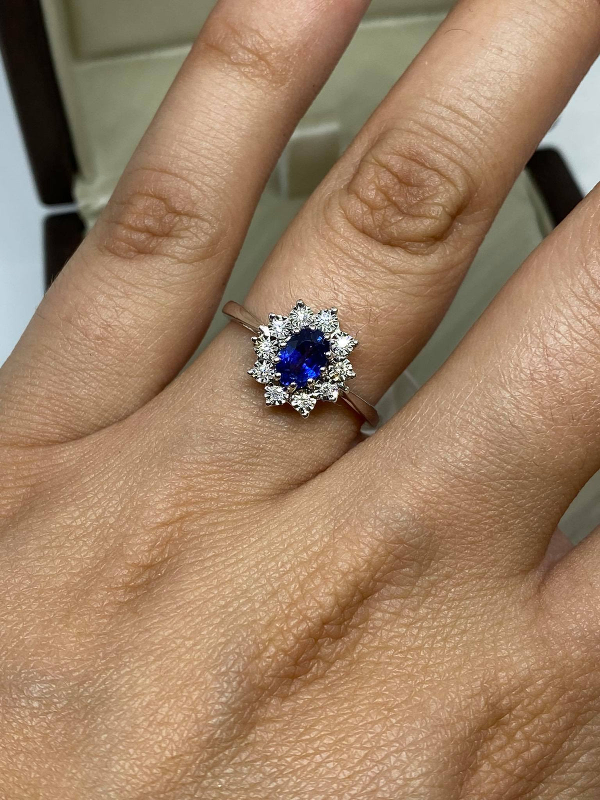 Anello Donna Oro 18KT con Zaffiro Ct 0.55 e Diamanti