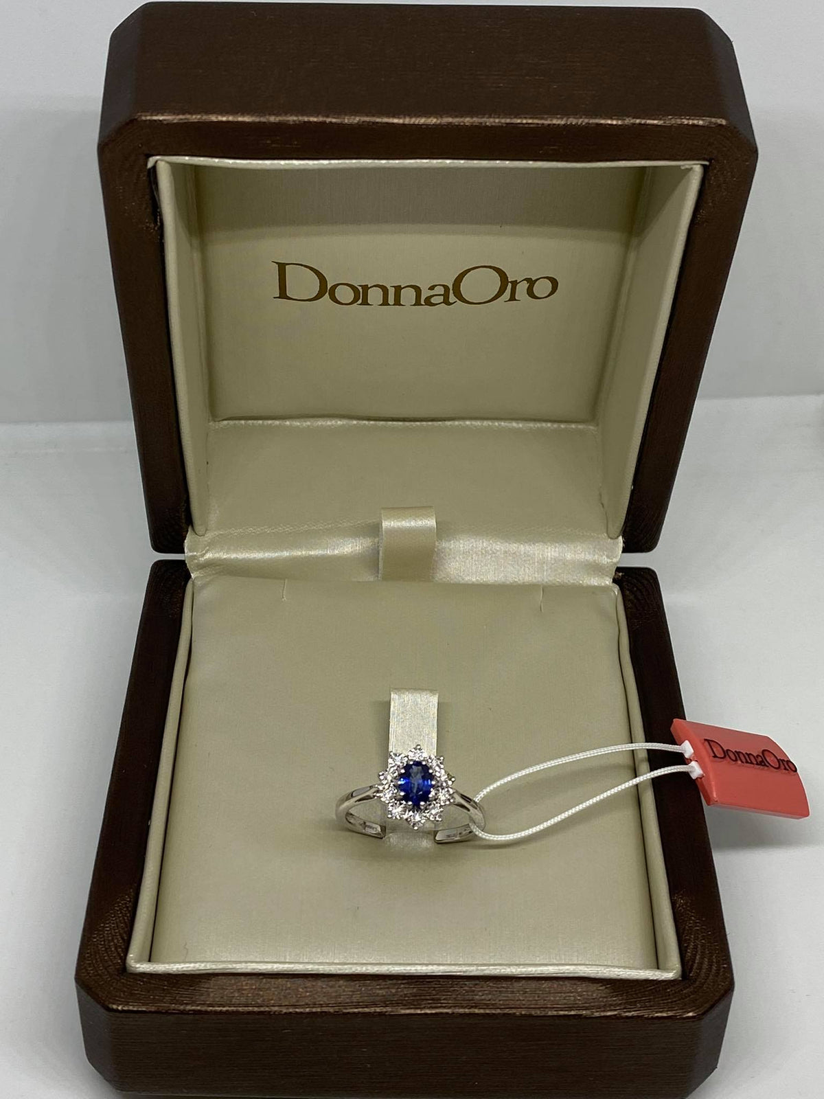 Anello Donna Oro 18KT con Zaffiro Ct 0.55 e Diamanti