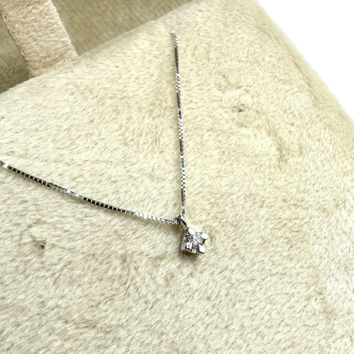 Collana Punto Luce Donna Oro 18KT con Diamante Ct 0.02