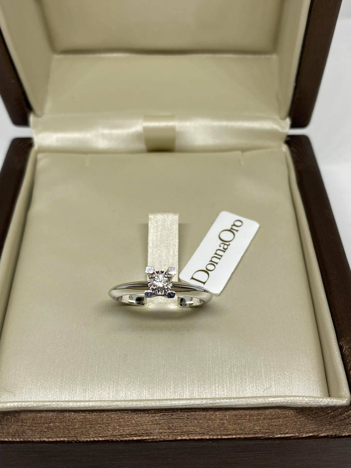 Anello Donna Oro 18KT Solitario in Oro 18KT 18KT e Diamante ct. 0,10