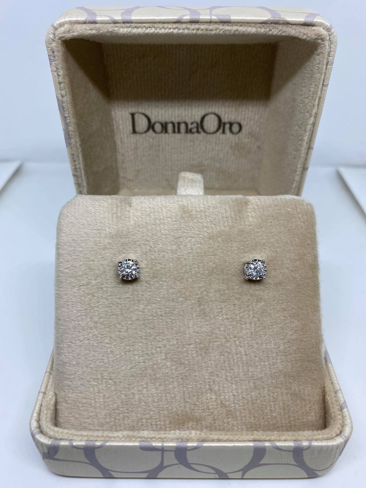 Orecchini Donna Oro 18KT Punto Luce con Diamante Ct 0.40
