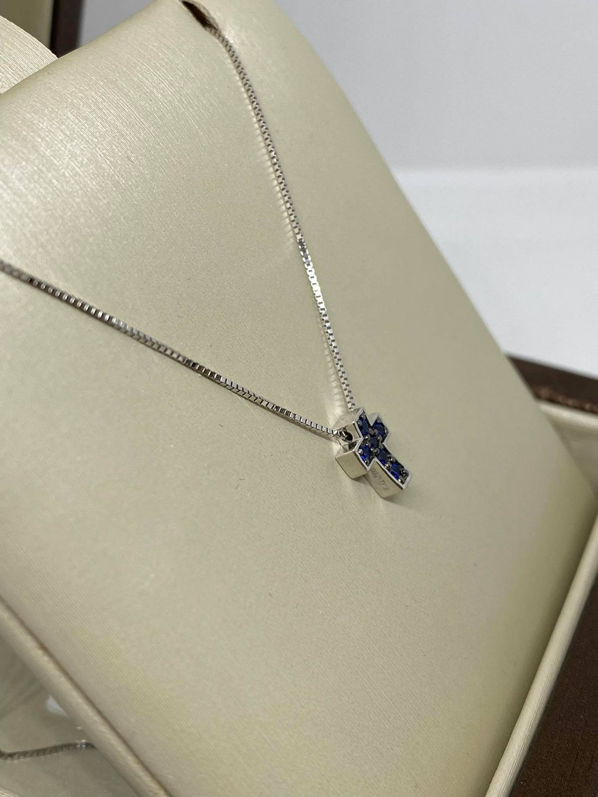 Collana Donna Oro 18KT con Croce di Zaffiri