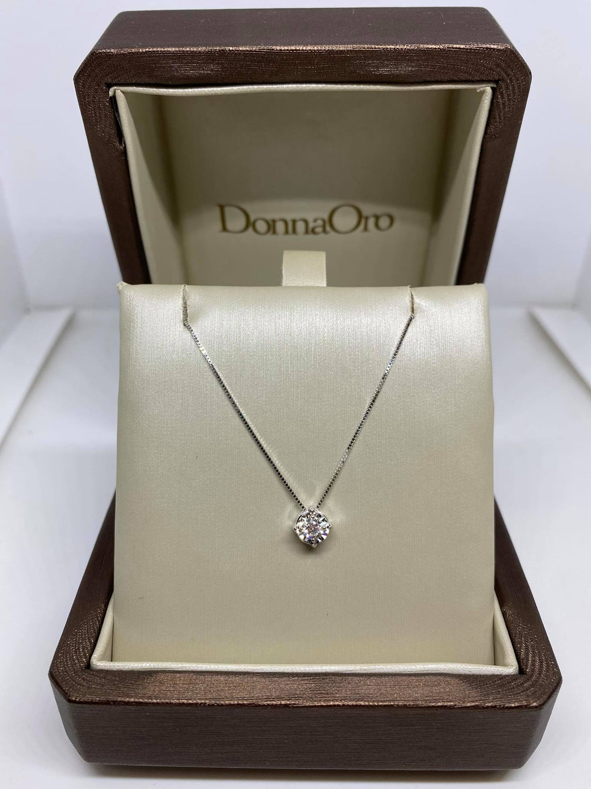 Collana Donna Oro 18KT Punto Luce con Diamante Ct 0.20