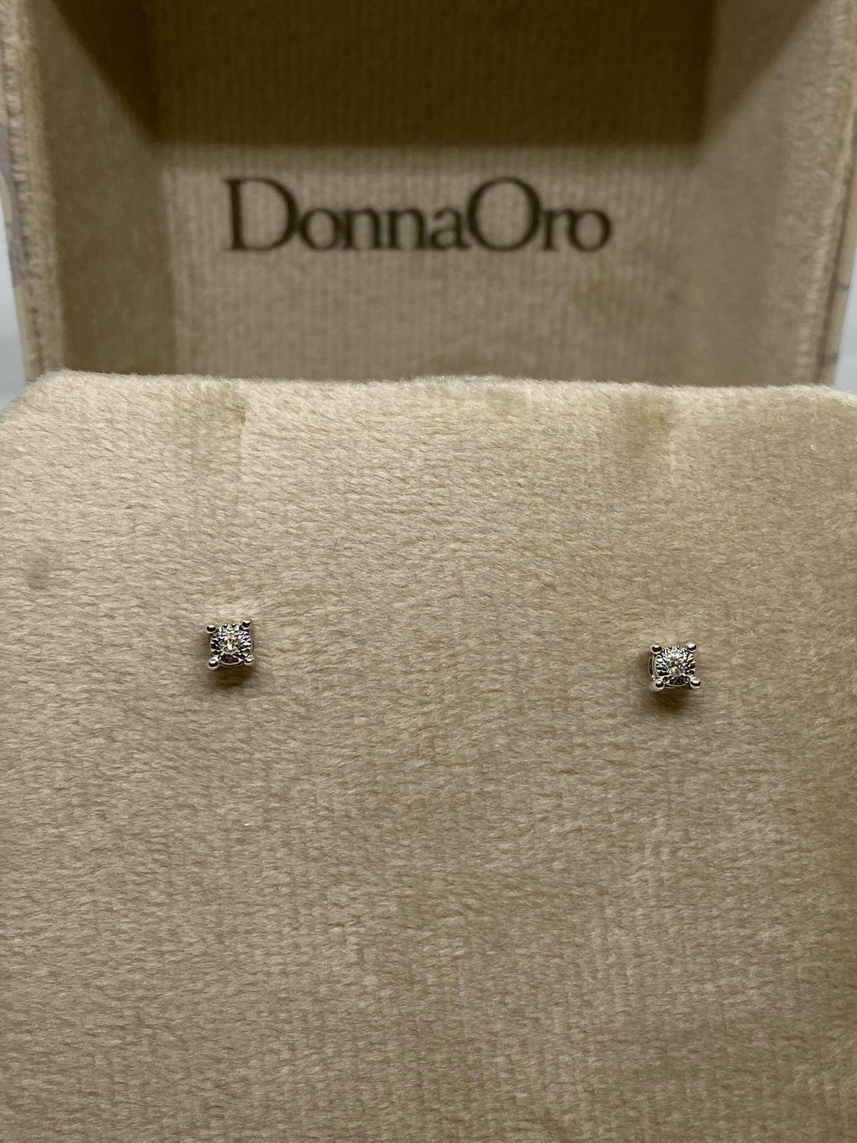 Orecchini Donna Oro 18KT Punto Luce con Diamante Ct 0.02
