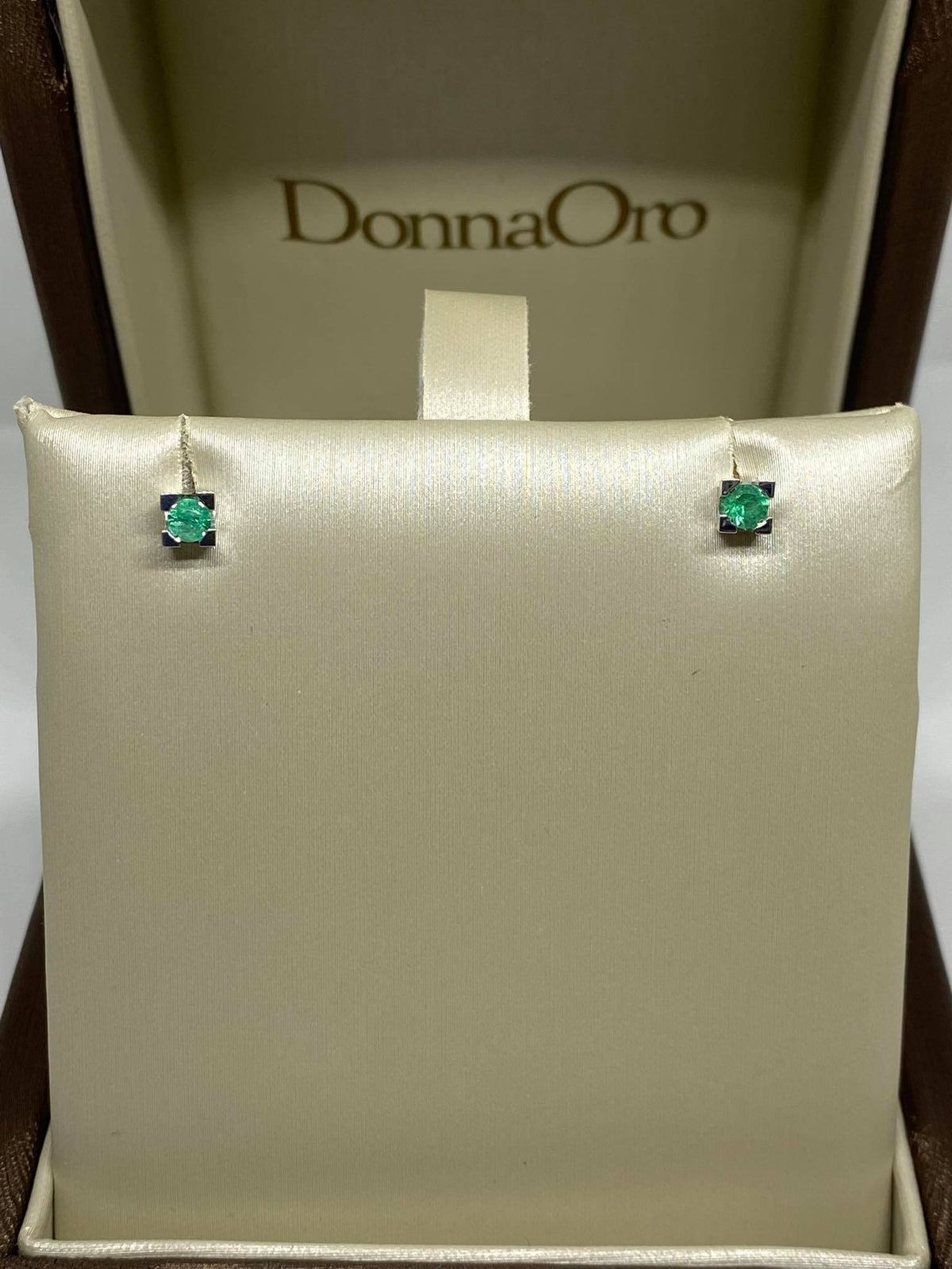 Orecchini Donna Oro 18KT Punto Luce con Smeraldo Ct. 0,32