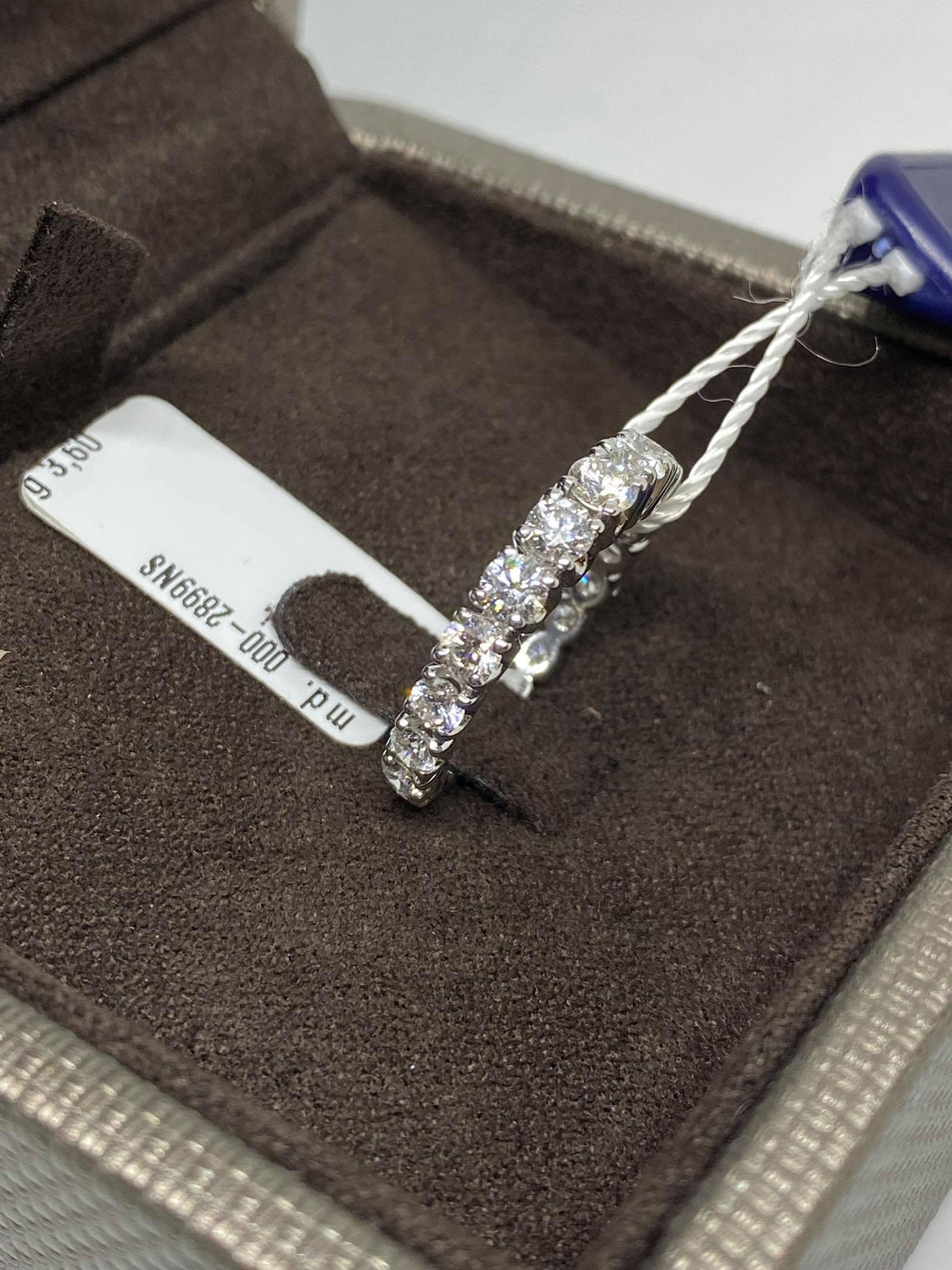 Anello Crivelli Veretta Girodito a scalare in Oro 18KT e Diamanti Ct 1.67