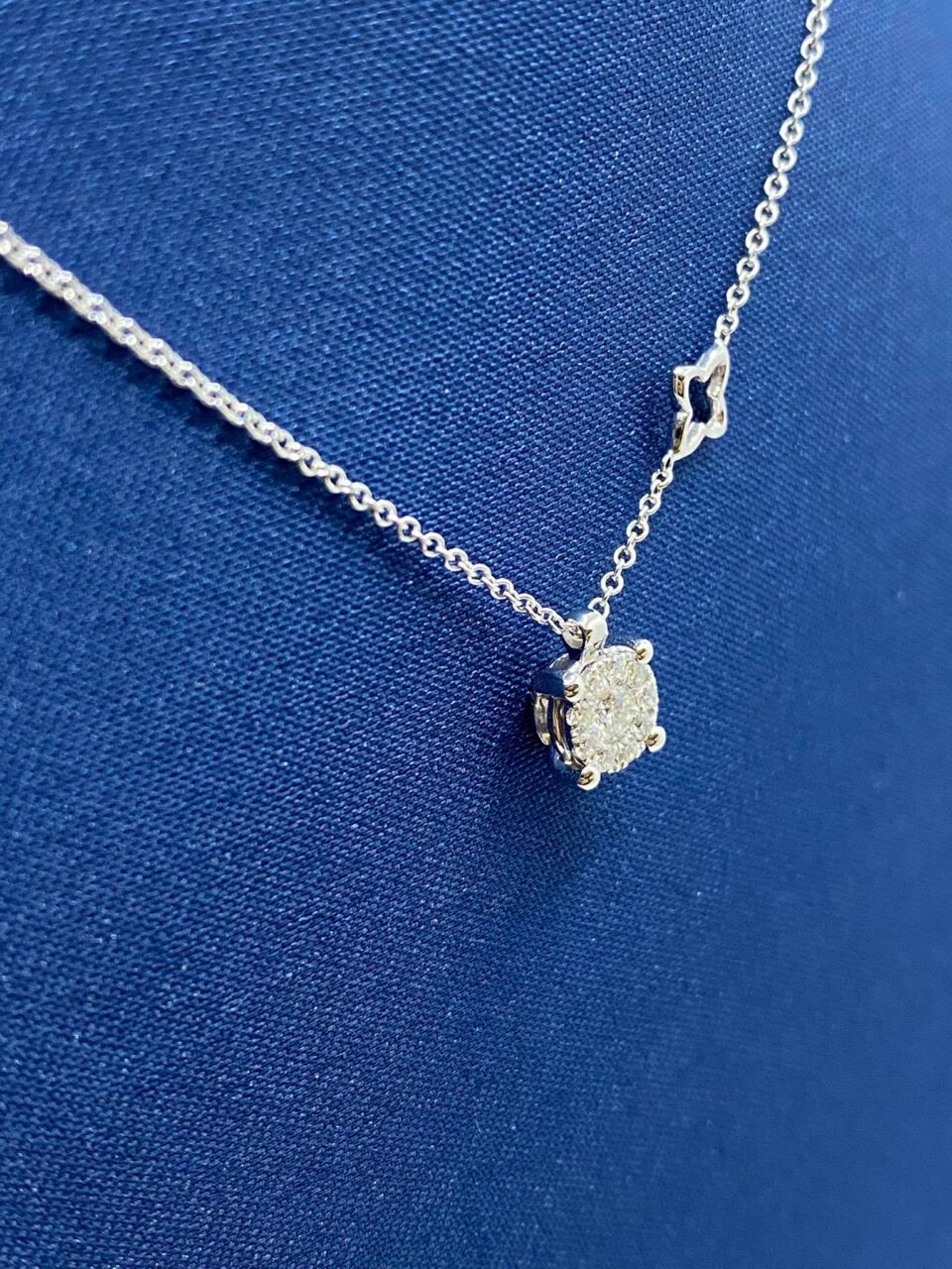 Collana Recarlo Nodo D'amore in Oro 18KT e Diamanti  Ct 0.15