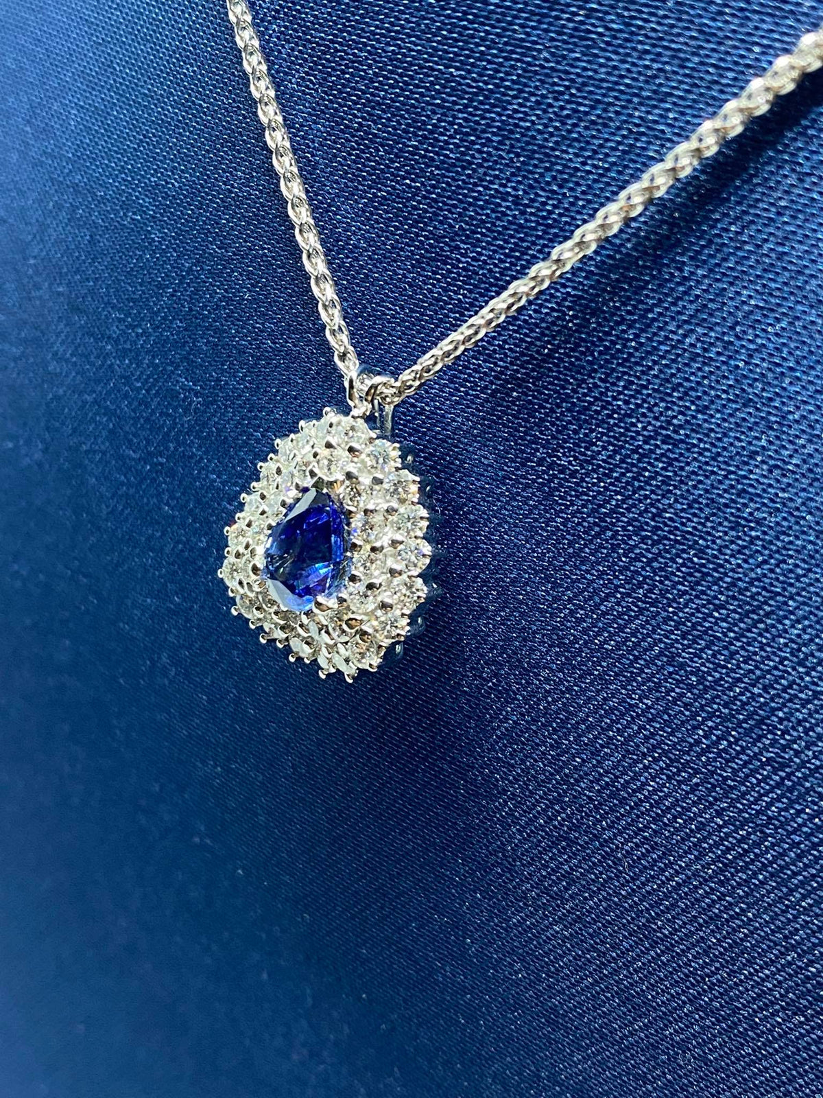 Collana Recarlo con Diamanti e Zaffiro Ct 1.05
