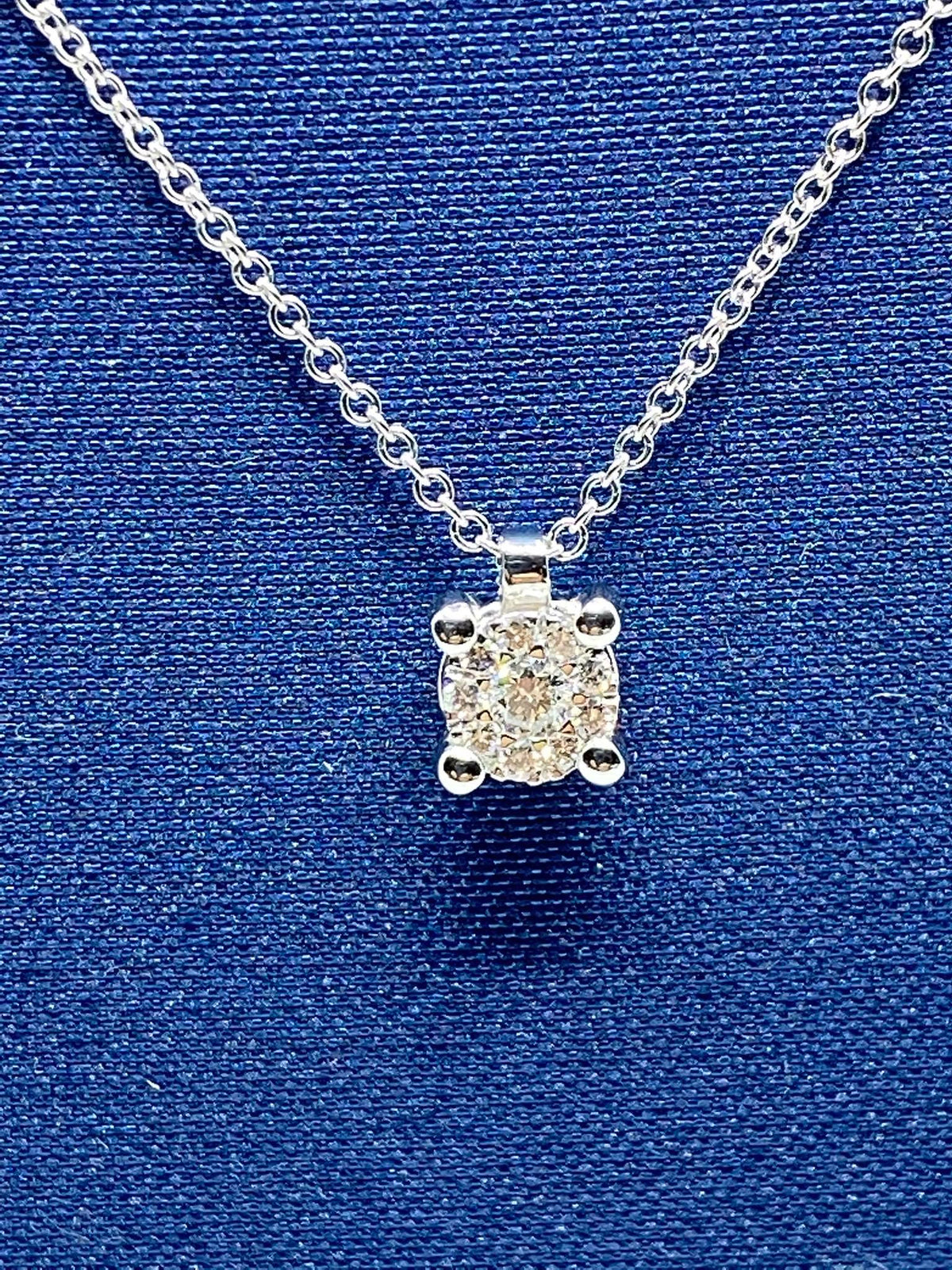 Collana Recarlo Nodo D’amore in Oro 18KT e Diamanti Ct 0.10