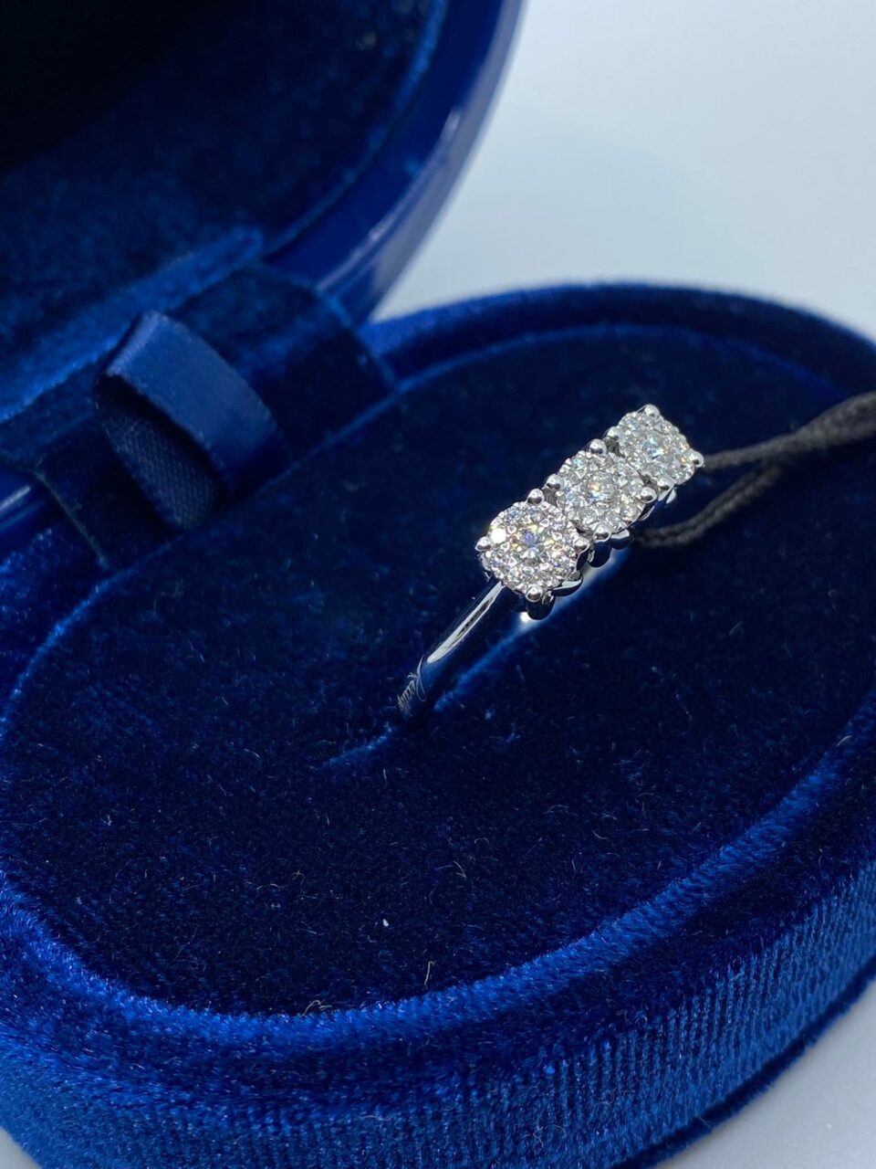 Anello Recarlo Trilogy Nodo D'amore con Diamanti Ct 0.31