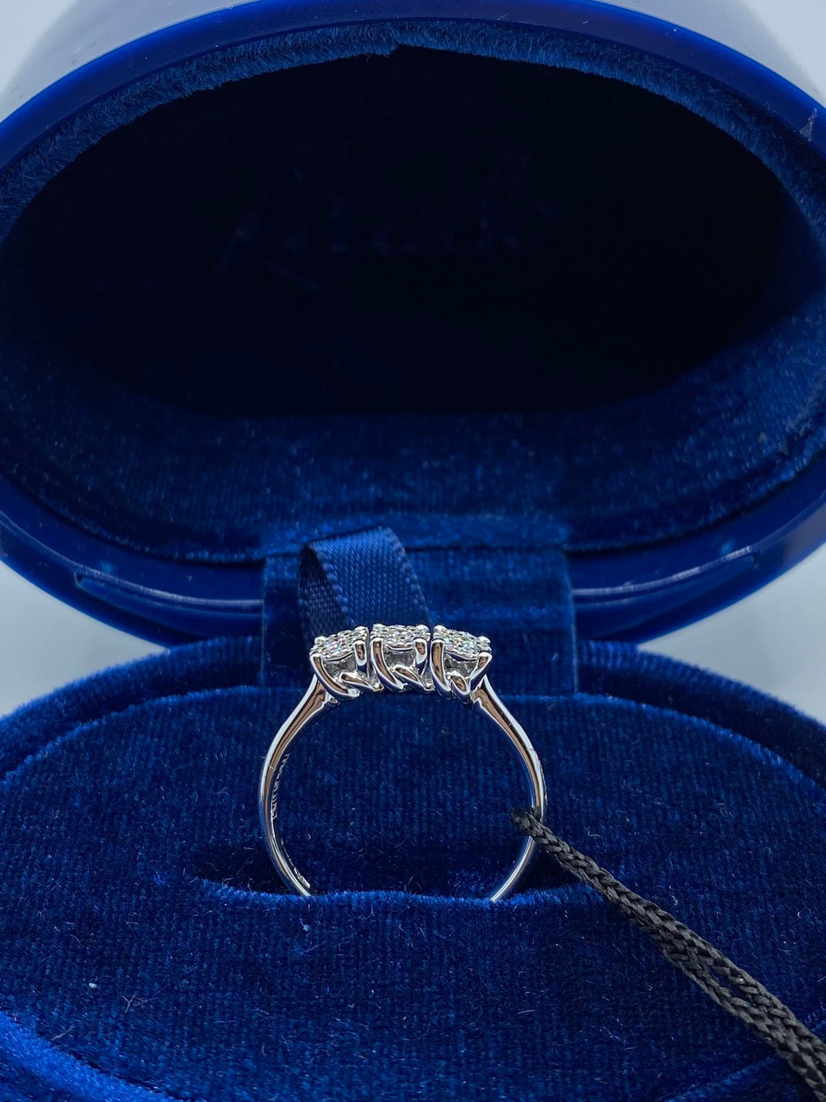 Anello Recarlo Trilogy Nodo D'amore con Diamanti Ct 0.16