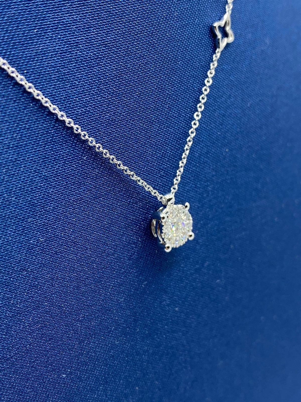 Collana Recarlo Nodo D’amore in Oro 18KT e Diamanti Ct 0.28