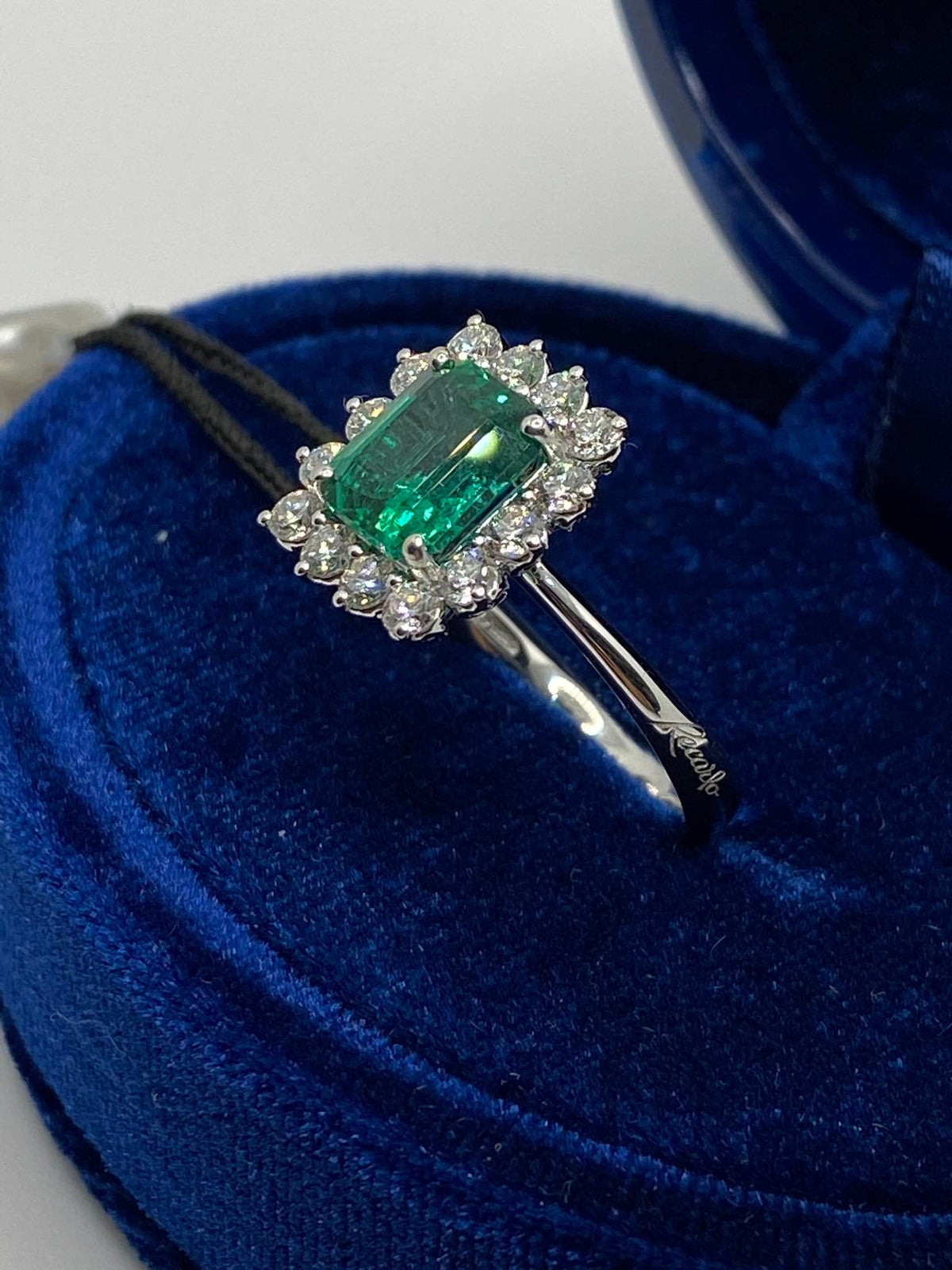 Anello Recarlo con Smeraldo Colombiano Ct 1.93
