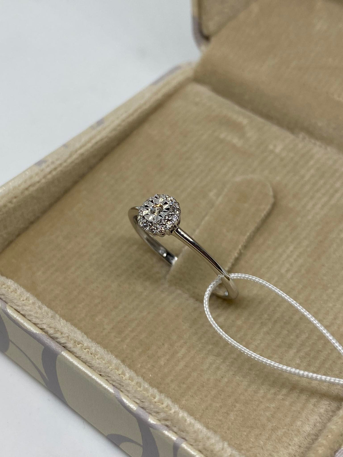 Anello Donna Oro 18KT Solitario Pavè con Diamanti Ct 0.09
