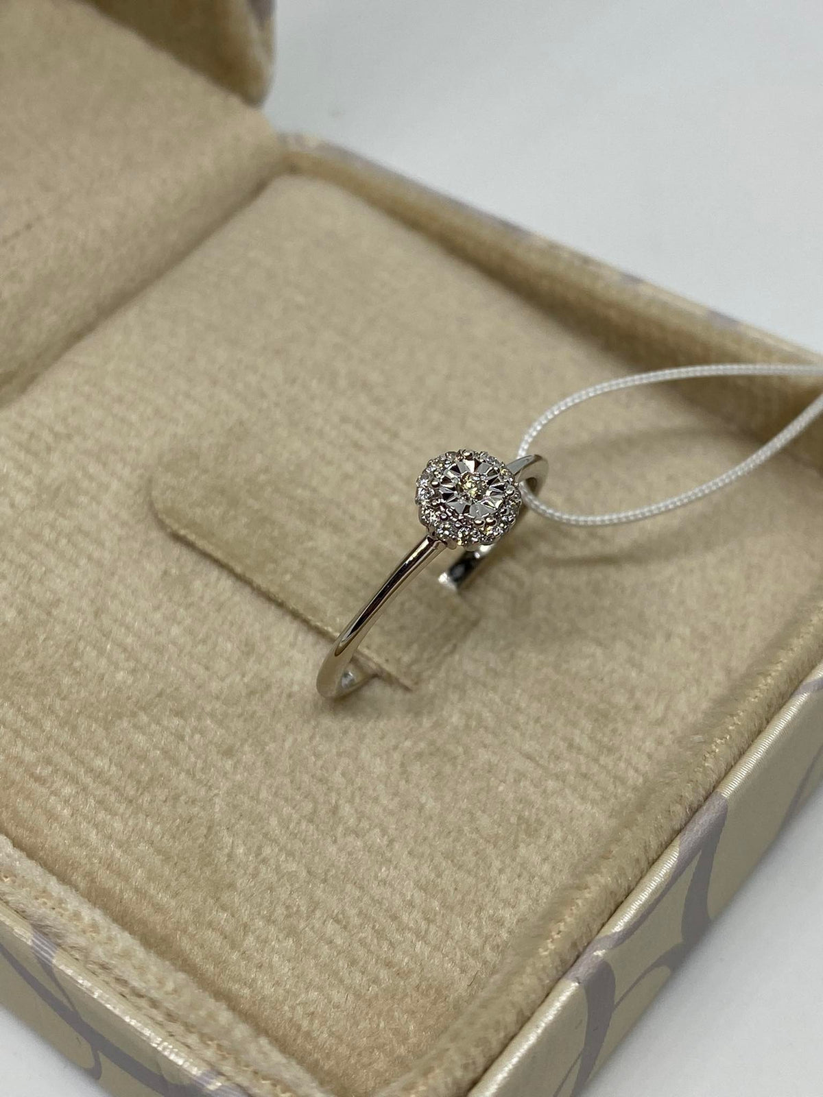 Anello Donna Oro 18KT Solitario Pavè con Diamanti Ct 0.09