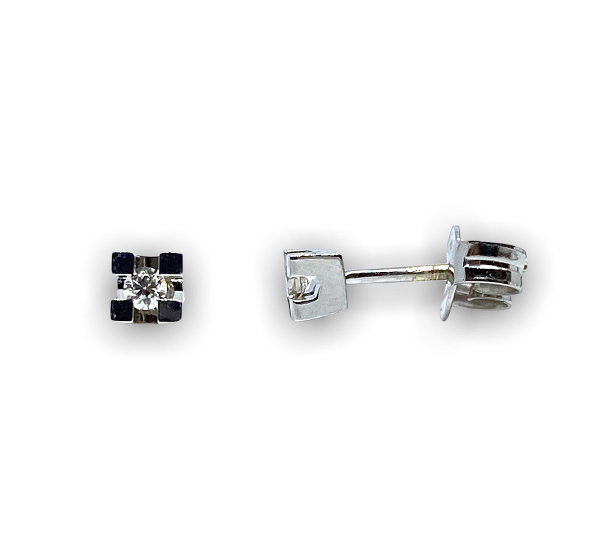 Orecchini Punto Luce con Diamante Ct 0.08