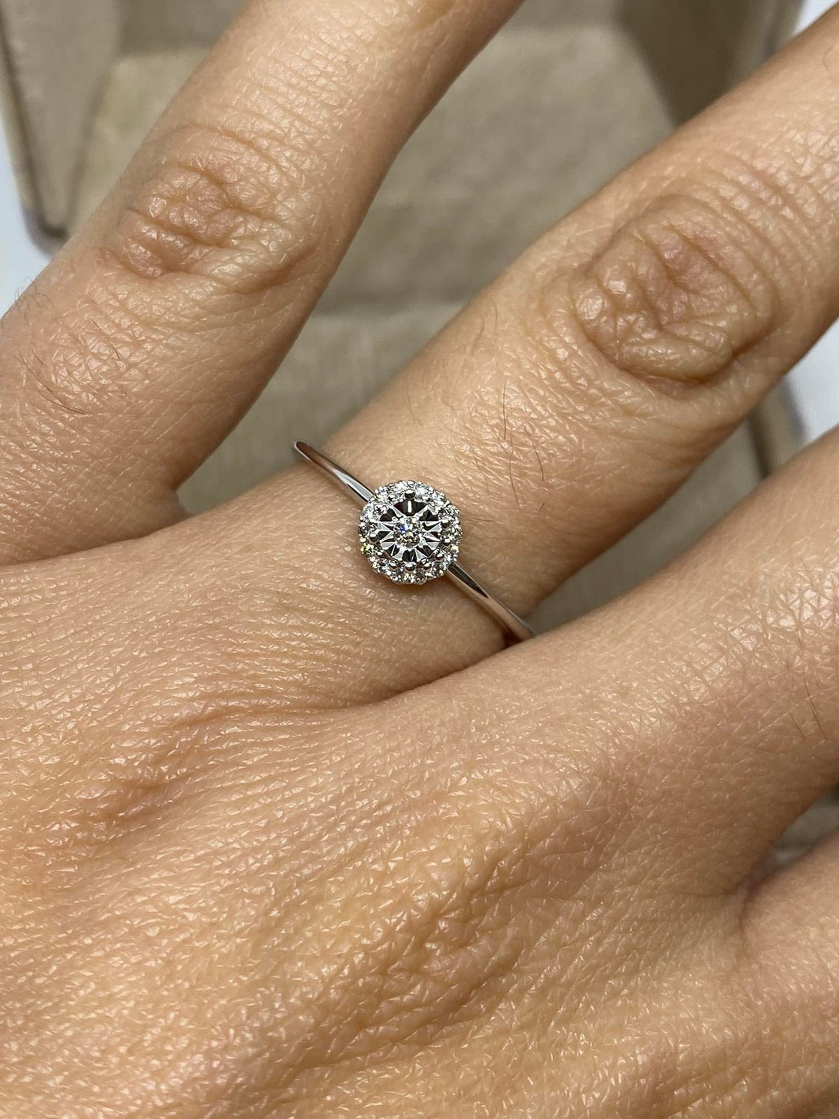 Anello Donna Oro 18KT Solitario Pavè con Diamanti Ct 0.09