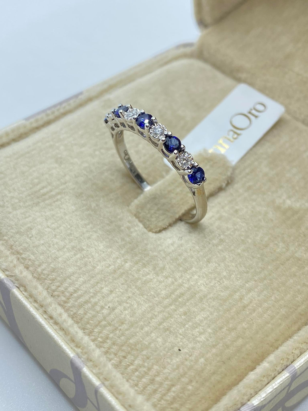 Anello Veretta Donna Oro 18KT con Zaffiri Ct 0.50 e Diamanti