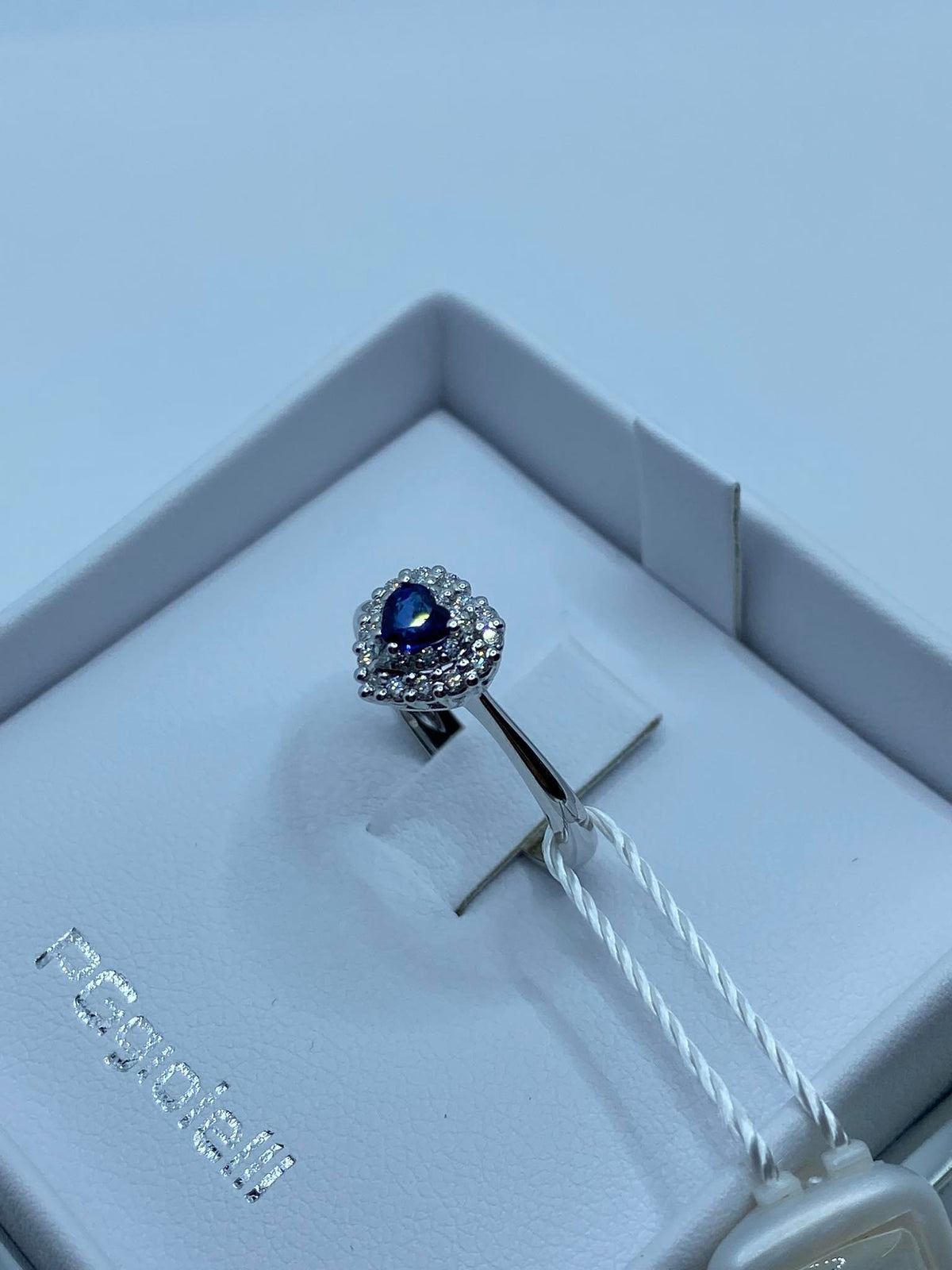 Anello Donna PG Gioielli con Zaffiro a Cuore Ct 0.21 e Diamanti