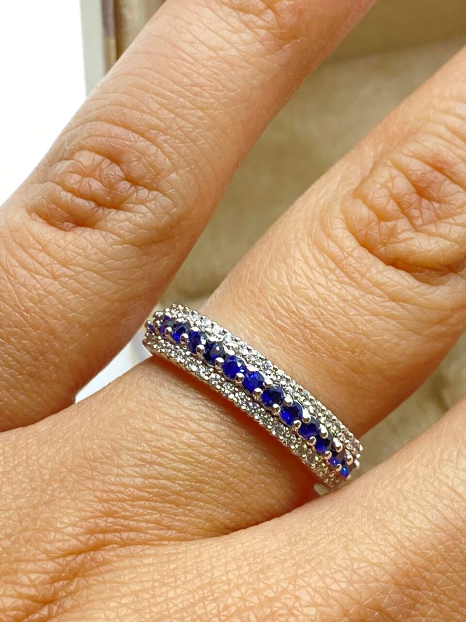 Anello Veretta Donna Oro 18KT con Zaffiri Ct 0.28 e Diamanti