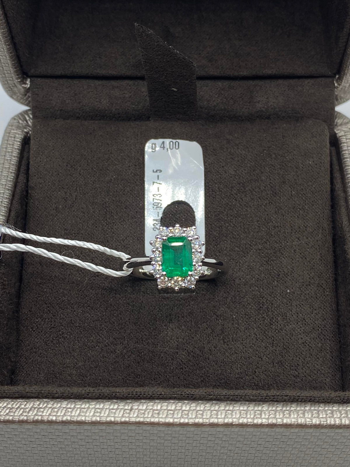 Anello Donna Crivelli con Smeraldo Ct 0.98 e Diamanti