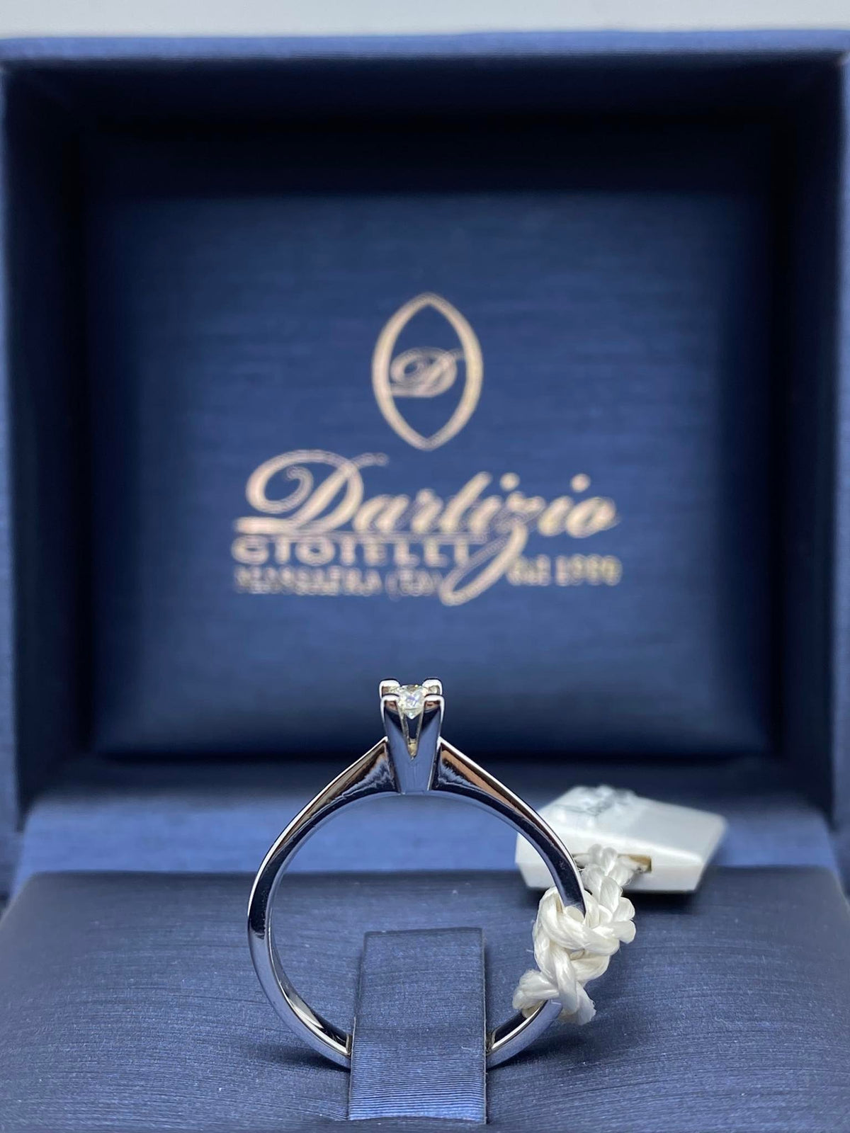 Anello Donna Solitario in Oro 18KT 18KT con Diamante Ct. 0.12