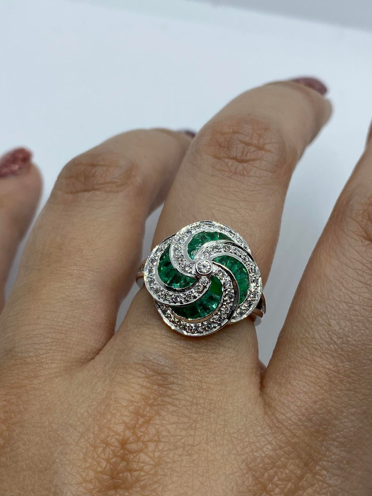 Anello Donna in Oro 18KT 18KT con Smeraldi Ct 1.60 e Diamanti
