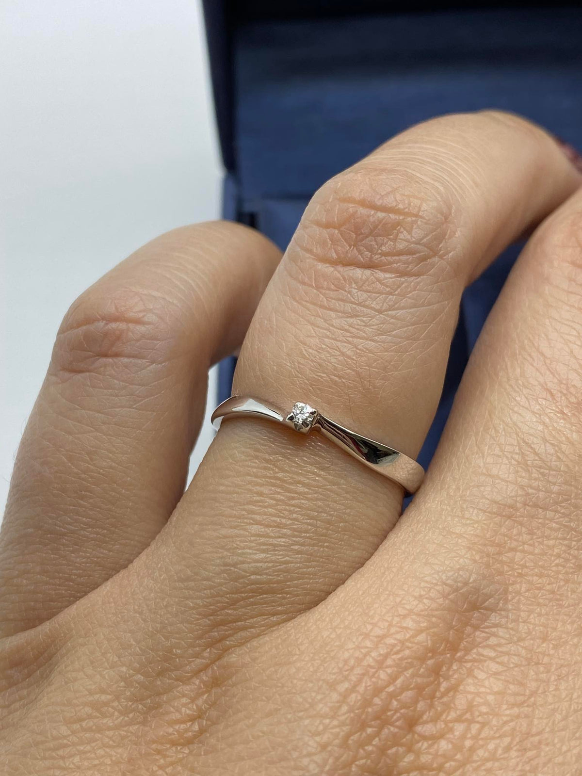 Anello Donna Solitario in Oro 18KT 18KT con Diamante Ct. 0.02