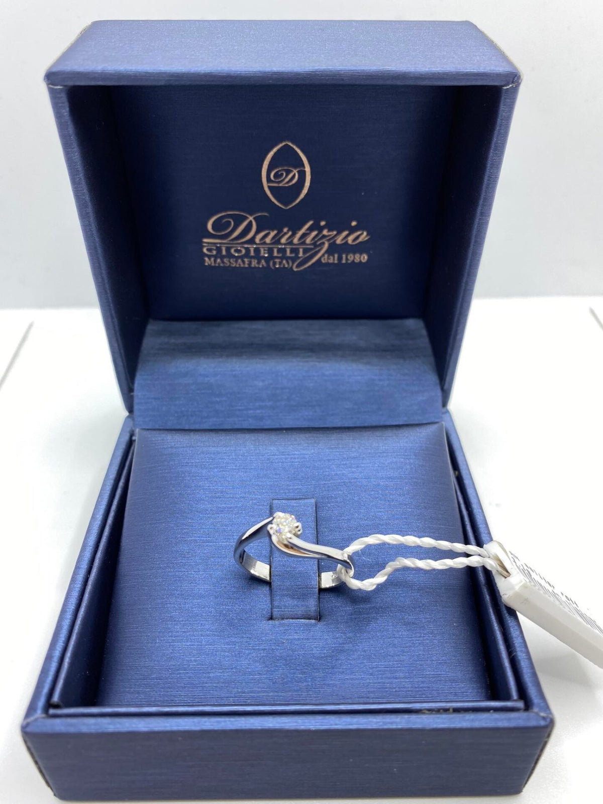 Anello Solitario Comete in Oro 18KT 18KT con Diamante Ct. 0.18