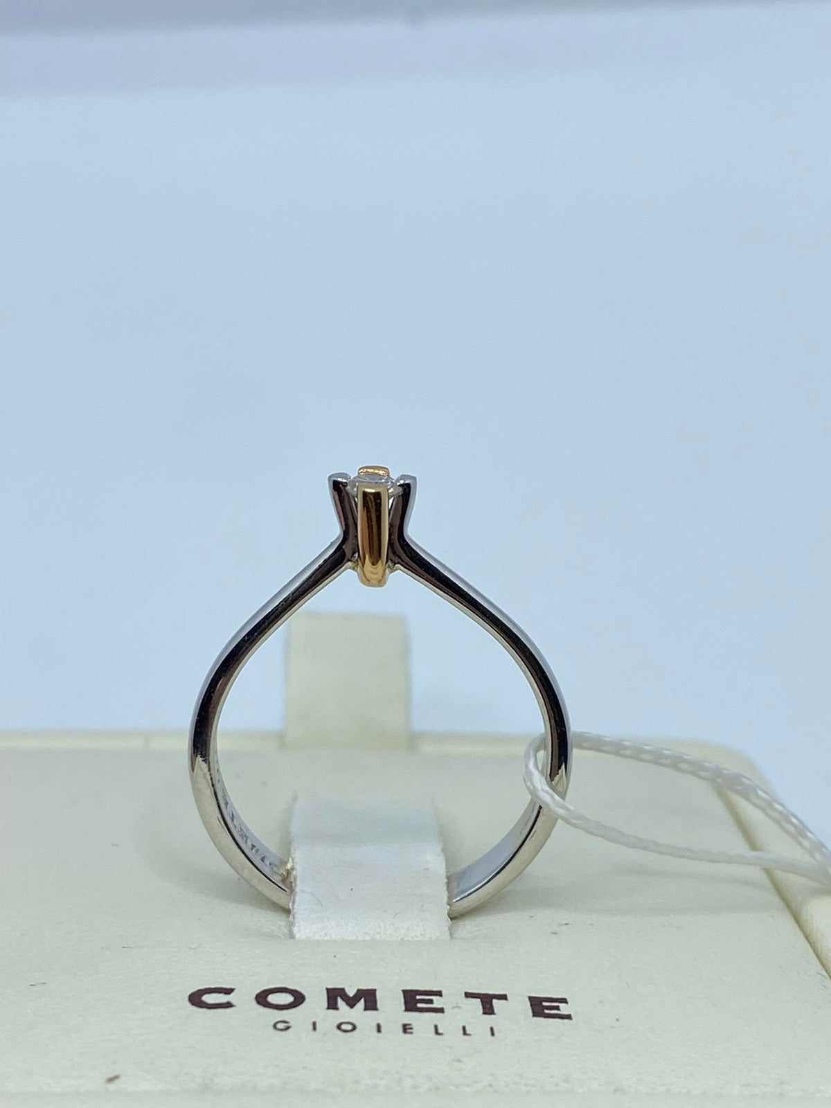 Anello Solitario Comete Gioielli in Oro 18KT 18KT con Briillante Ct. 0.10