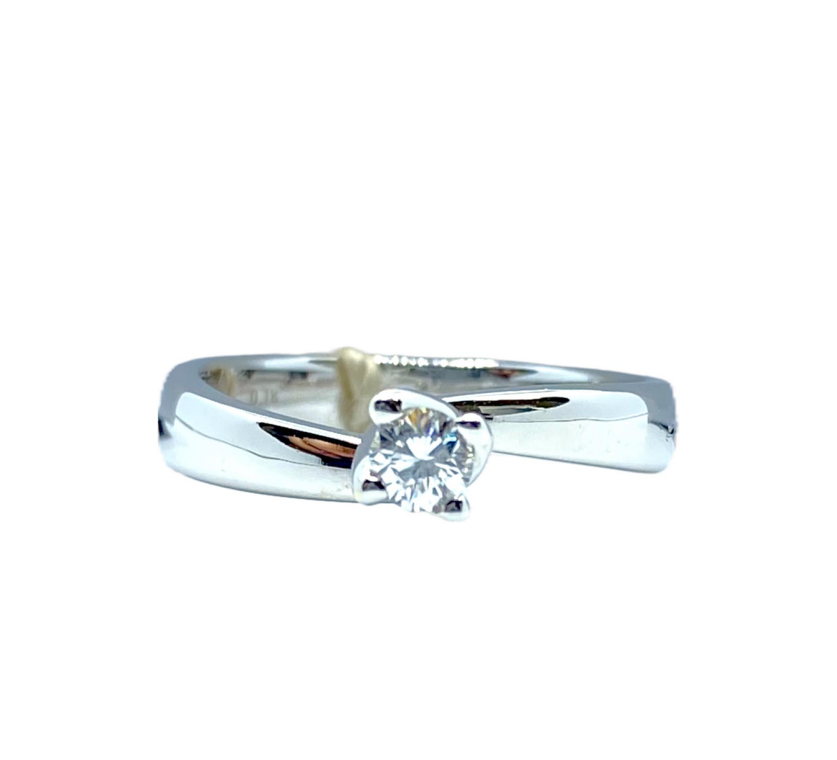 Anello Salvini Solitario in Oro 18KT e Diamante Ct. 0.18