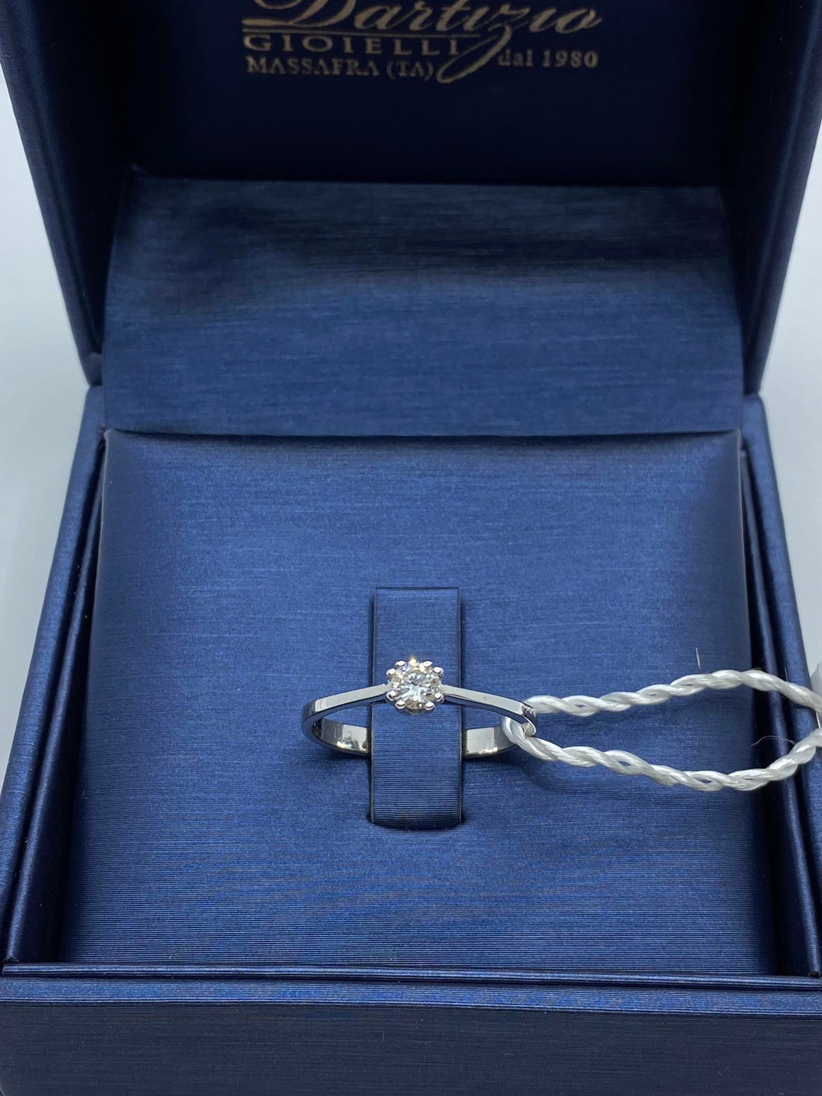Anello Solitario in Oro 18KT 18KT e Diamante Ct. 0.20