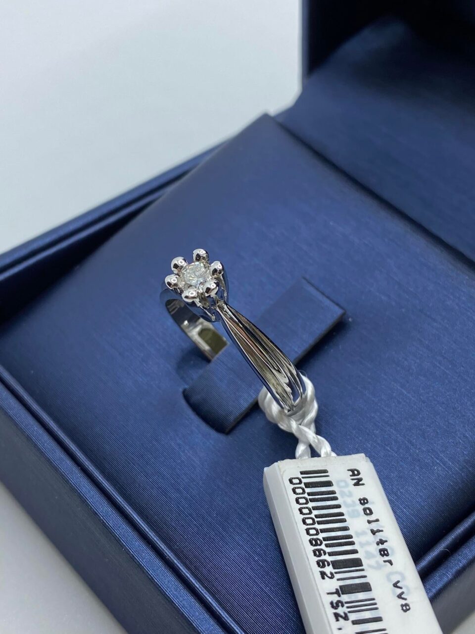 Anello Solitario in Oro 18KT 18KT e Diamante Ct. 0.21