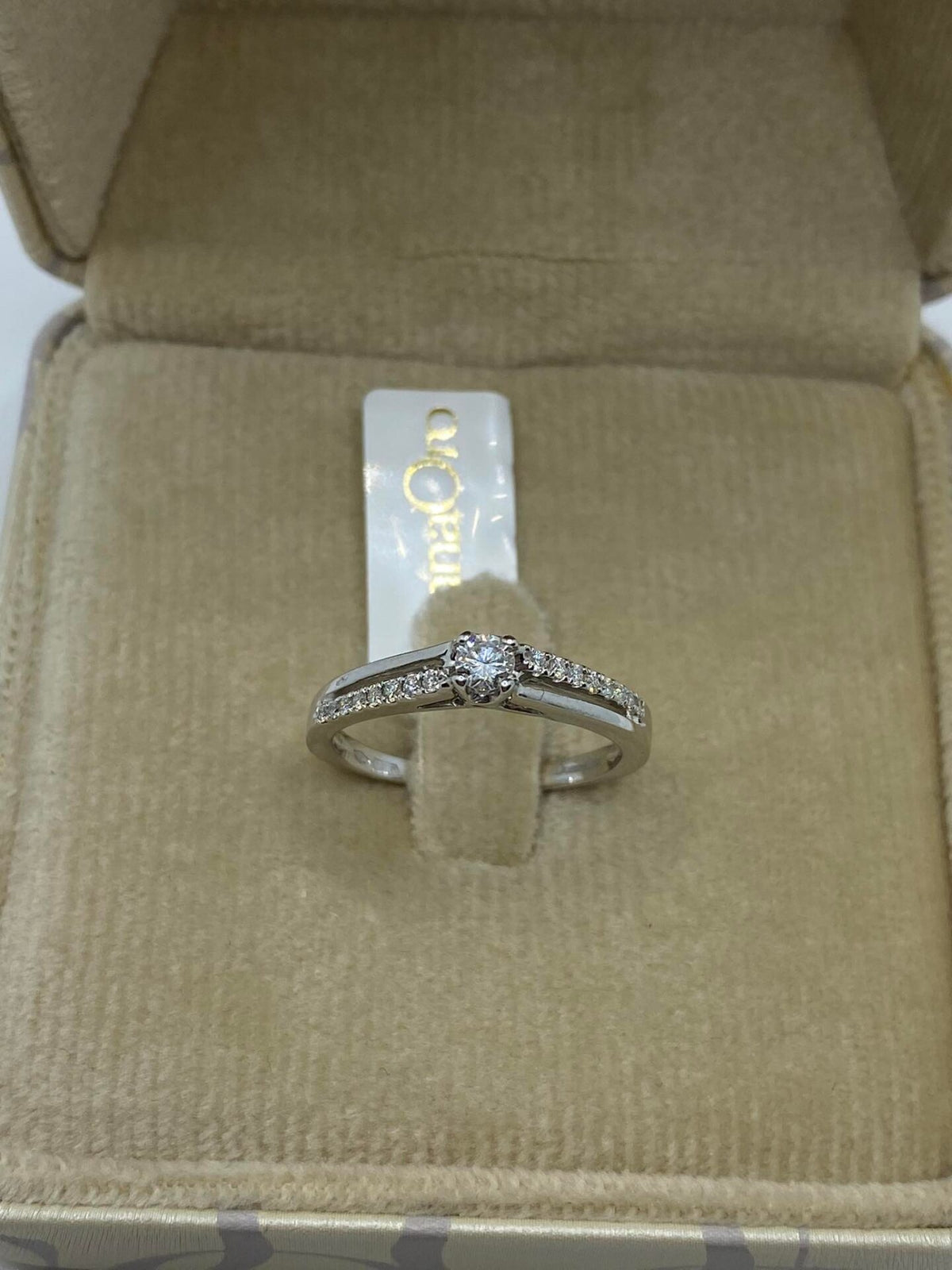 Anello Solitario Donna Oro 18KT con Diamante Ct. 0.24