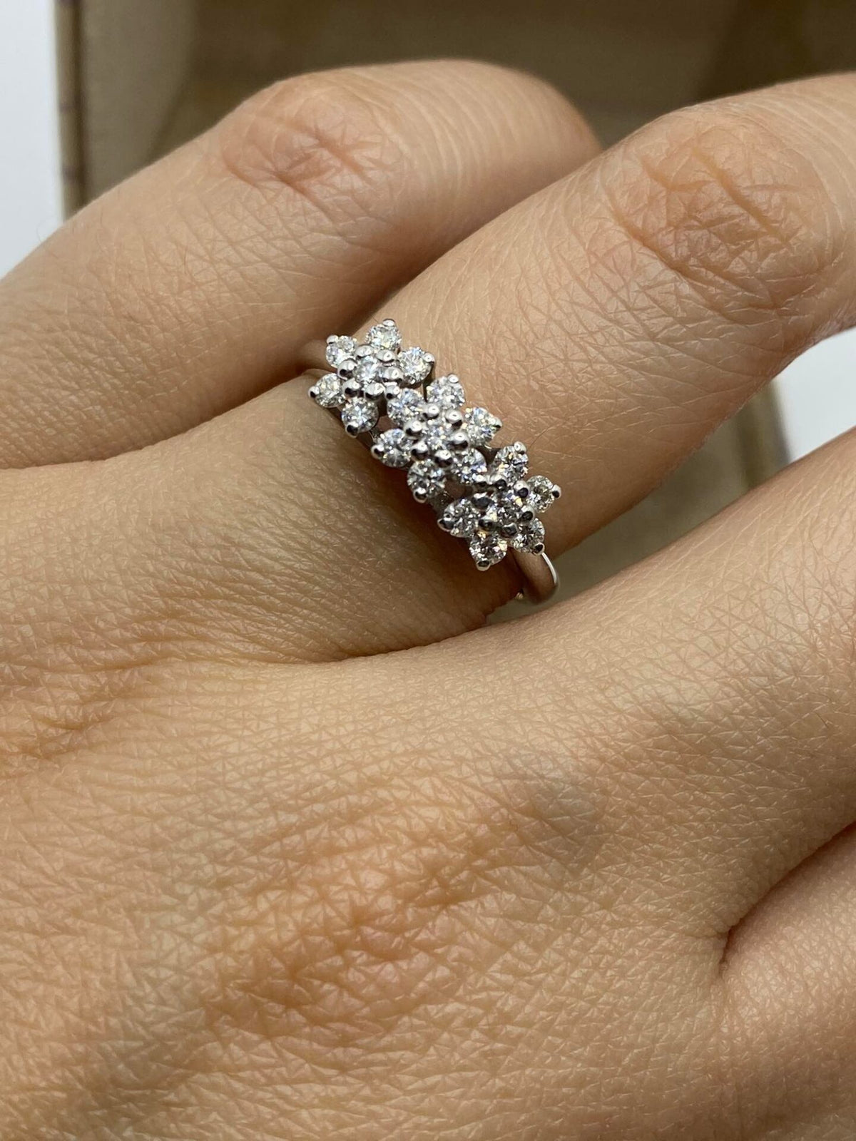 Anello Trilogy a Fiore Donna Oro 18KT con Diamanti Ct. 0.49