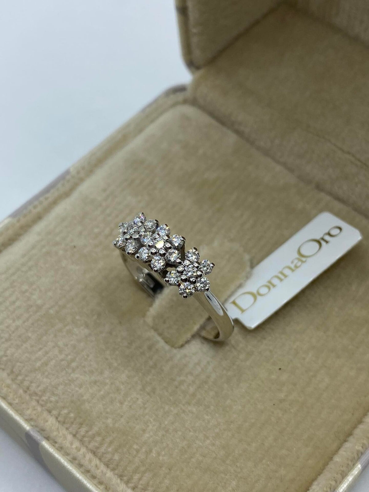Anello Trilogy a Fiore Donna Oro 18KT con Diamanti Ct. 0.49