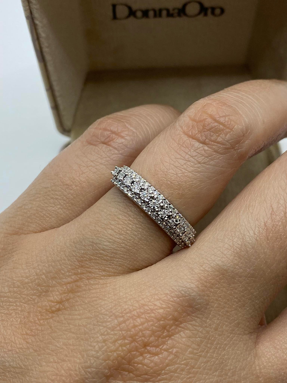 Anello a Fascia Donna Oro 18KT con Diamanti Ct. 0.25