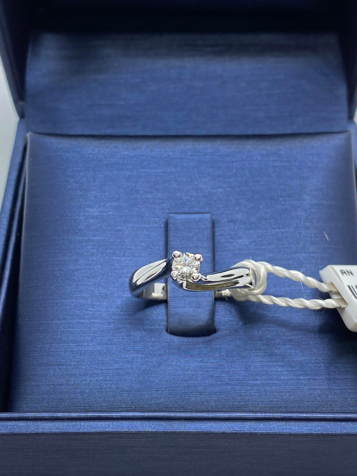 Anello Solitario in Oro 18KT 18KT e Diamante Ct. 0.22