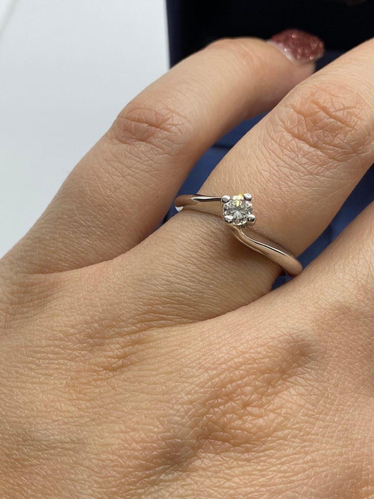 Anello Solitario in Oro 18KT 18KT e Diamante Ct. 0.22
