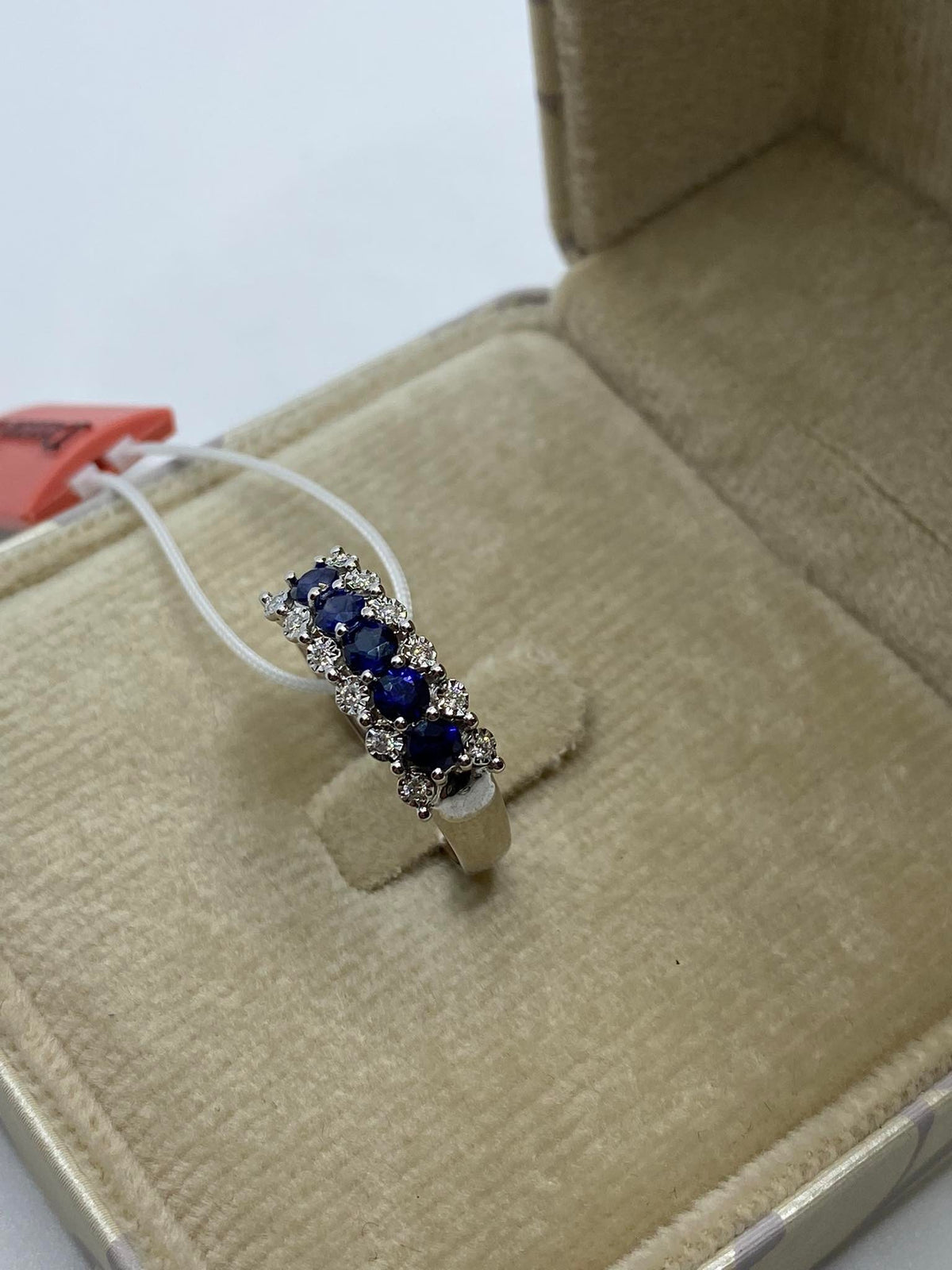 Anello Veretta Donna Oro 18KT con Zaffiri Ct. 0.50 e Diamanti
