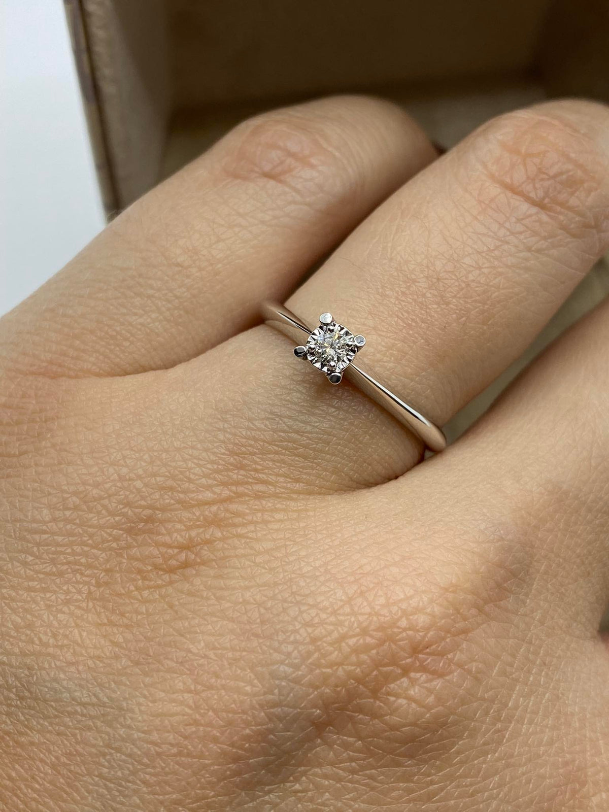 Anello Solitario Donna Oro 18KT con Diamante Ct. 0.07